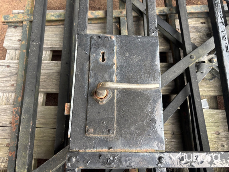 Smidestaket - med grindar