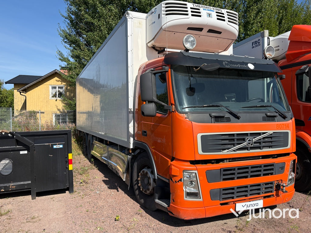 Lastbil Volvo FM 400 6X2 Kyl och Frys