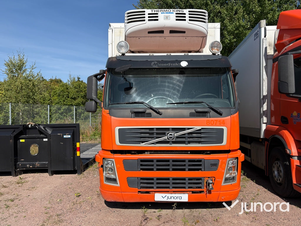 Lastbil Volvo FM 400 6X2 Kyl och Frys