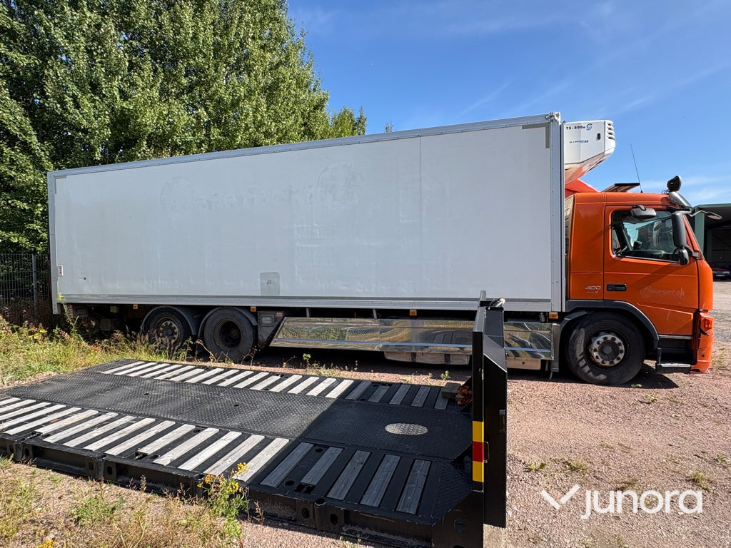 Lastbil Volvo FM 400 6X2 Kyl och Frys