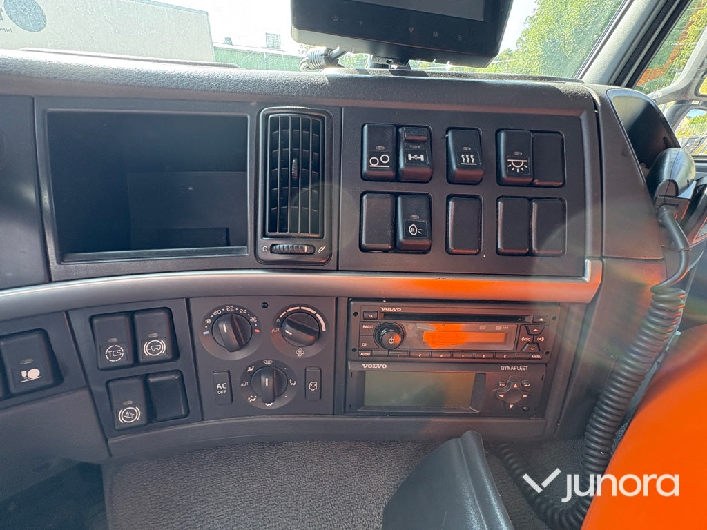 Lastbil Volvo FM 400 6X2 Kyl och Frys