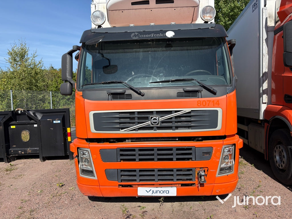 Lastbil Volvo FM 400 6X2 Kyl och Frys