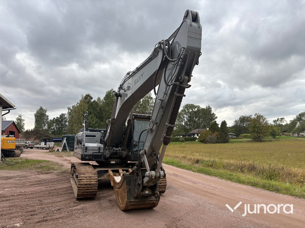 Bandgrävare SANY SY215C LC med Engcon tiltrotator