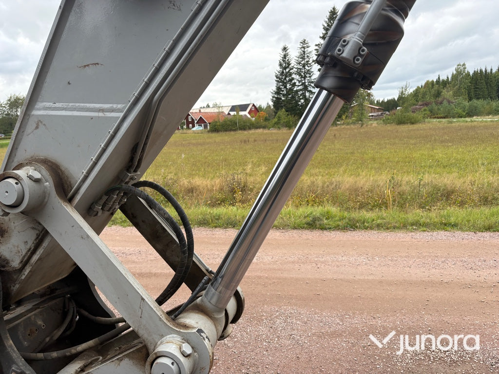 Bandgrävare SANY SY215C LC med Engcon tiltrotator