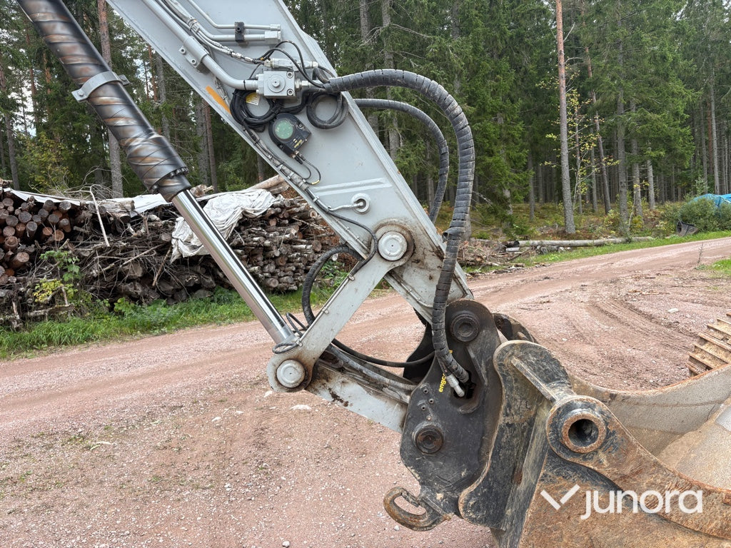 Bandgrävare SANY SY215C LC med Engcon tiltrotator