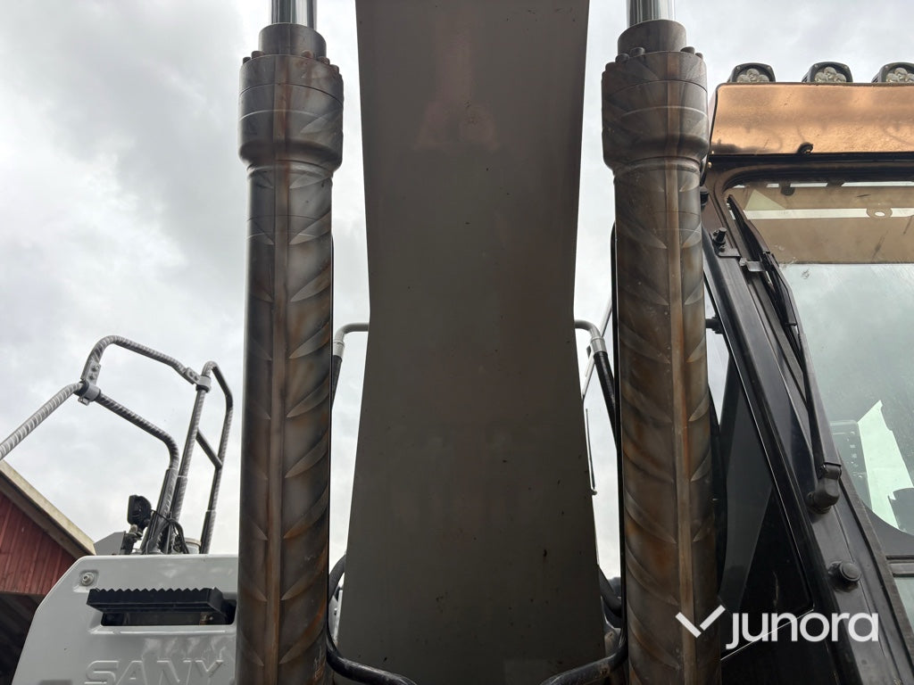 Bandgrävare SANY SY215C LC med Engcon tiltrotator