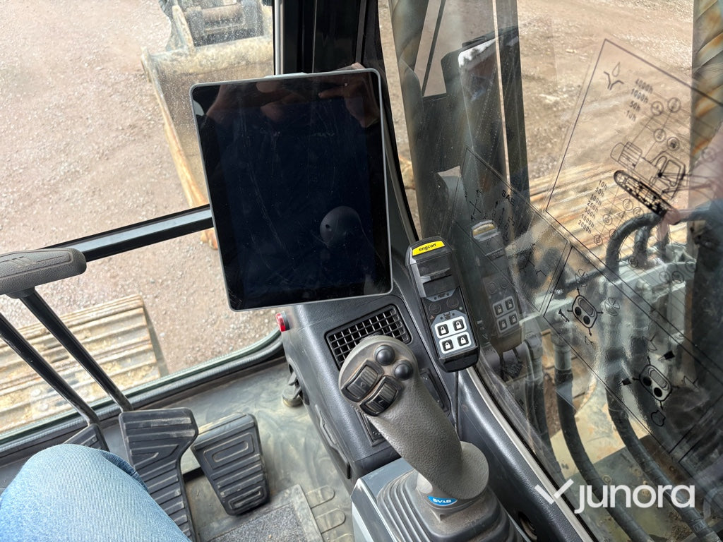 Bandgrävare SANY SY215C LC med Engcon tiltrotator