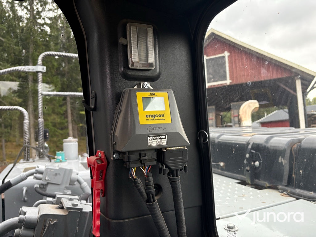 Bandgrävare SANY SY215C LC med Engcon tiltrotator