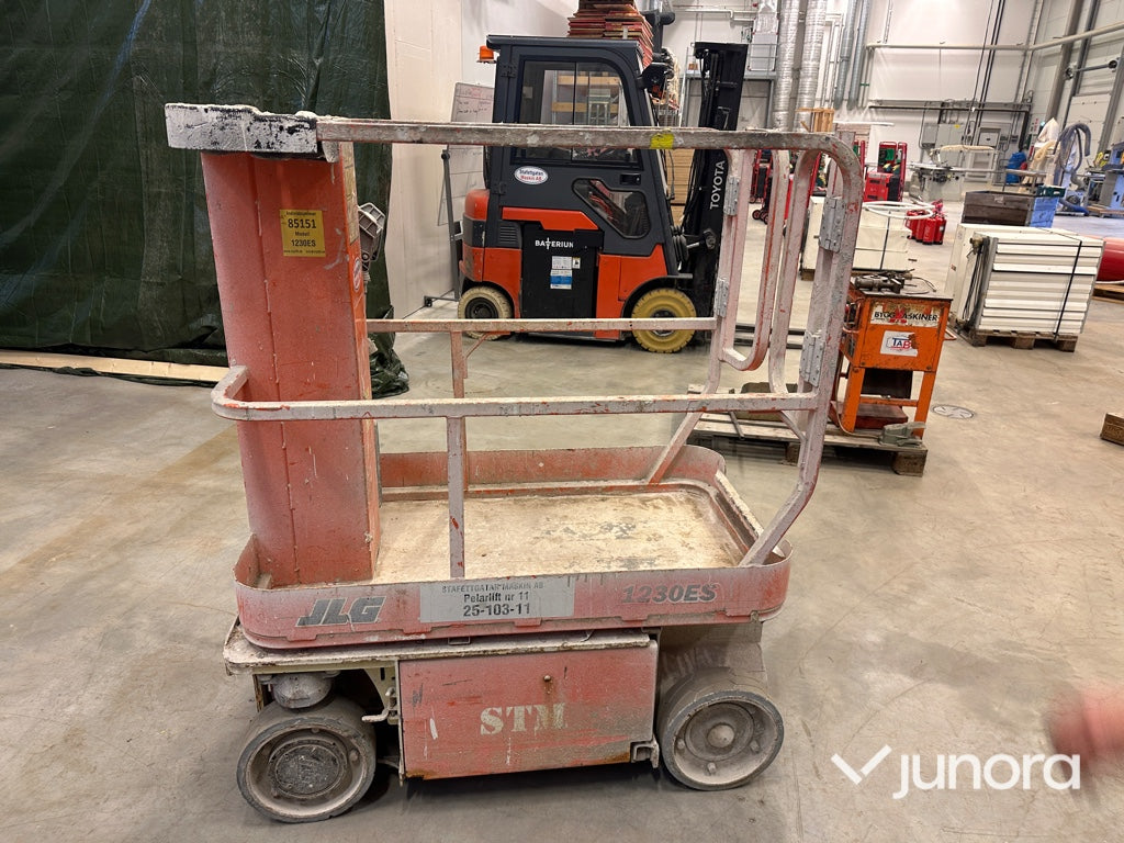 Pelarlift - JLG, 1230ES