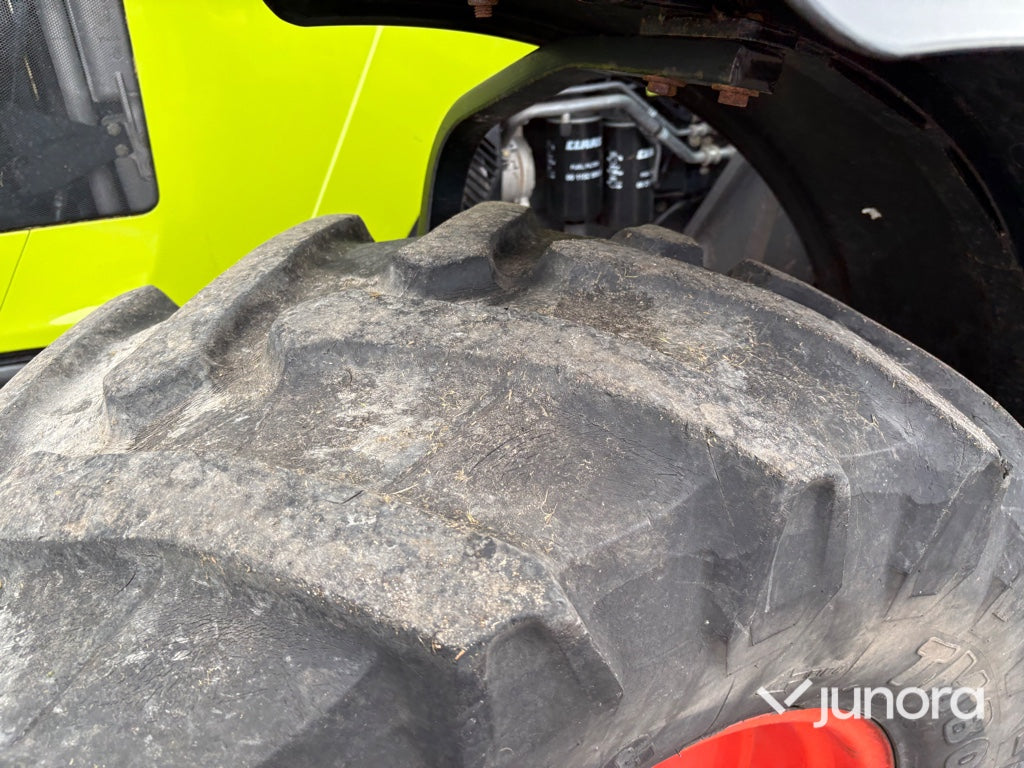 Traktor - Claas Arion 440 med lastare