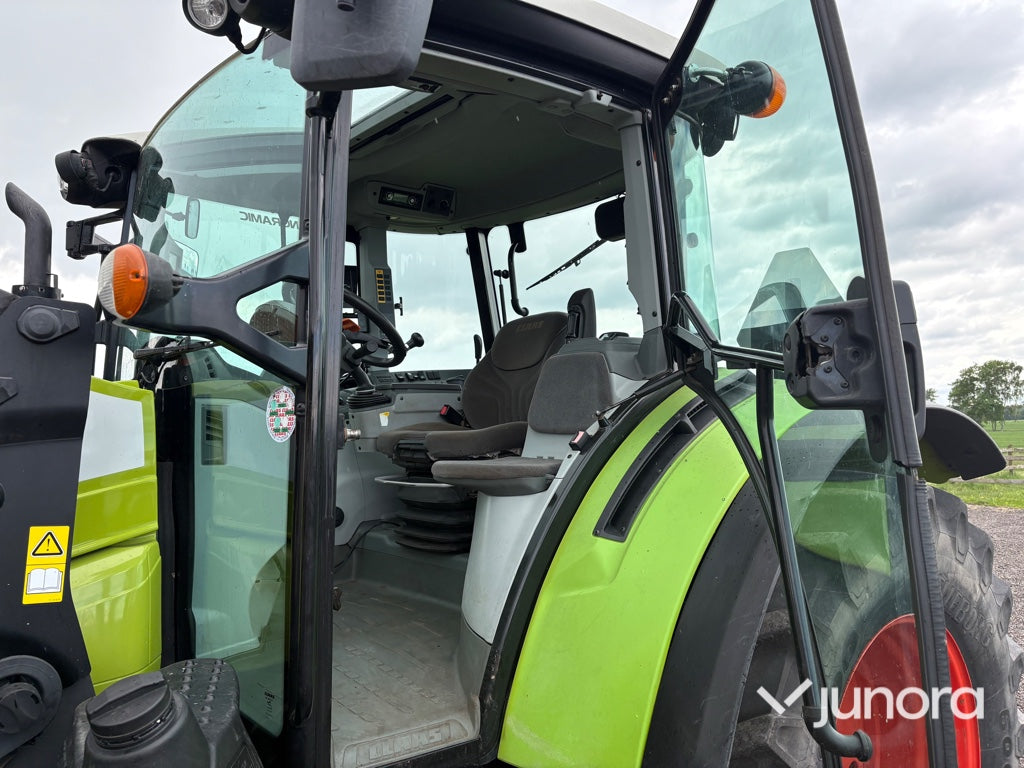 Traktor - Claas Arion 440 med lastare