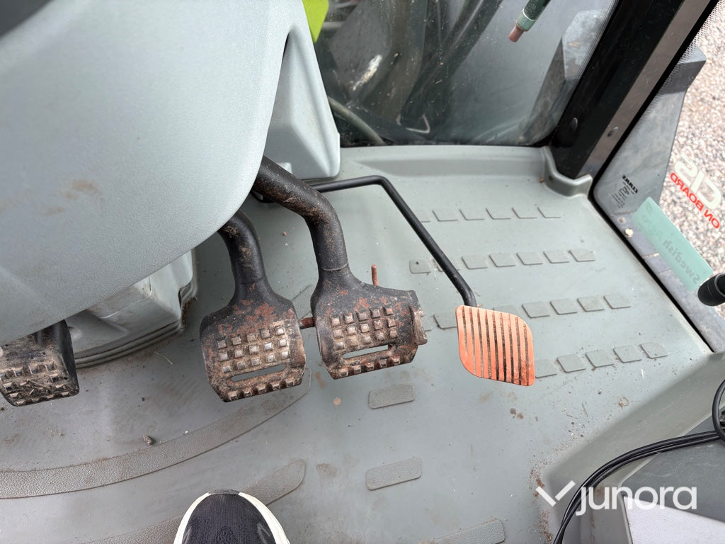 Traktor - Claas Arion 440 med lastare