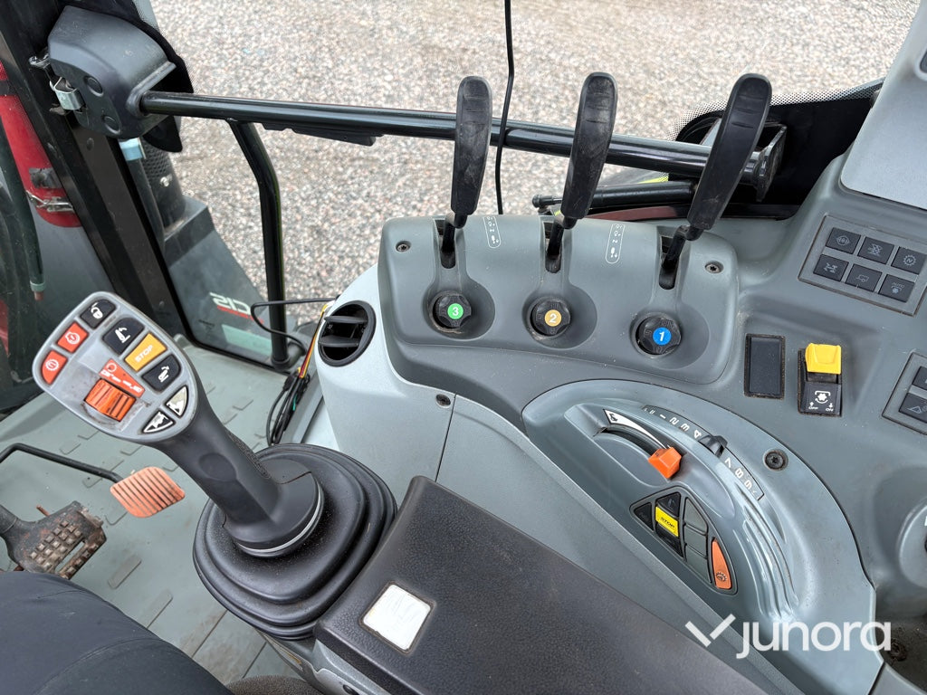 Traktor - Claas Arion 440 med lastare