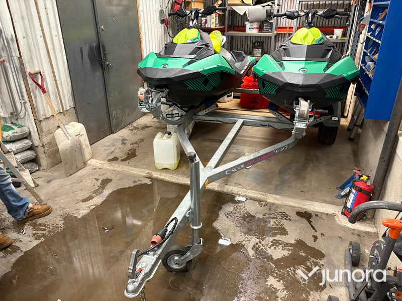 Vattenskoter - Sea-Doo Spark Trixx 2 st med trailer