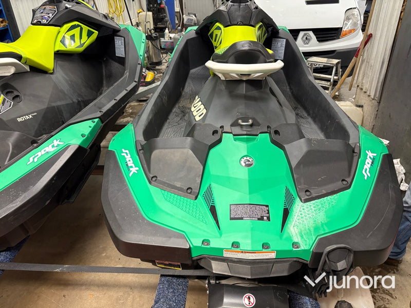 Vattenskoter - Sea-Doo Spark Trixx 2 st med trailer