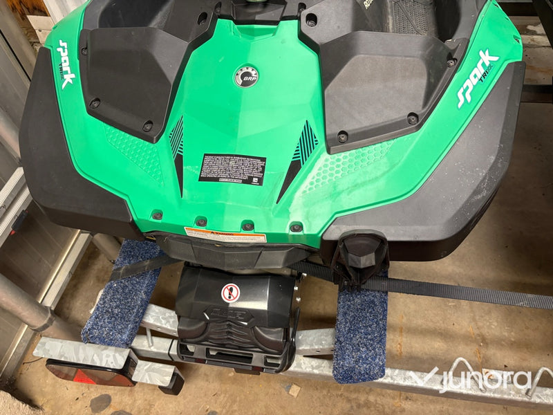 Vattenskoter - Sea-Doo Spark Trixx 2 st med trailer