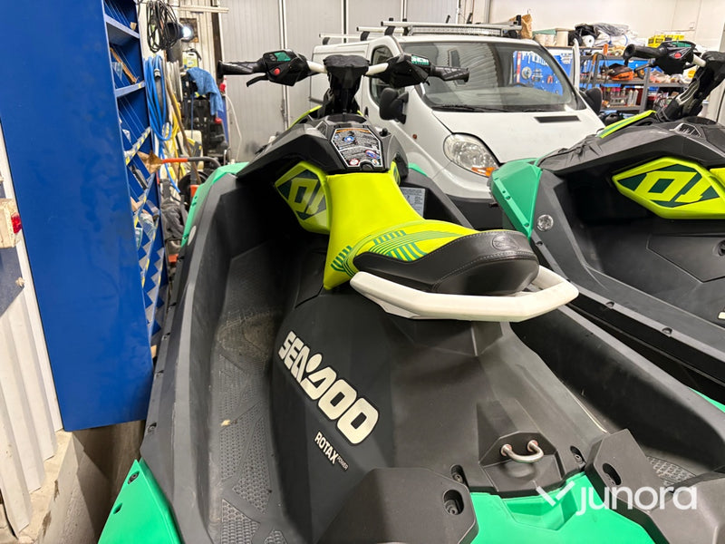 Vattenskoter - Sea-Doo Spark Trixx 2 st med trailer