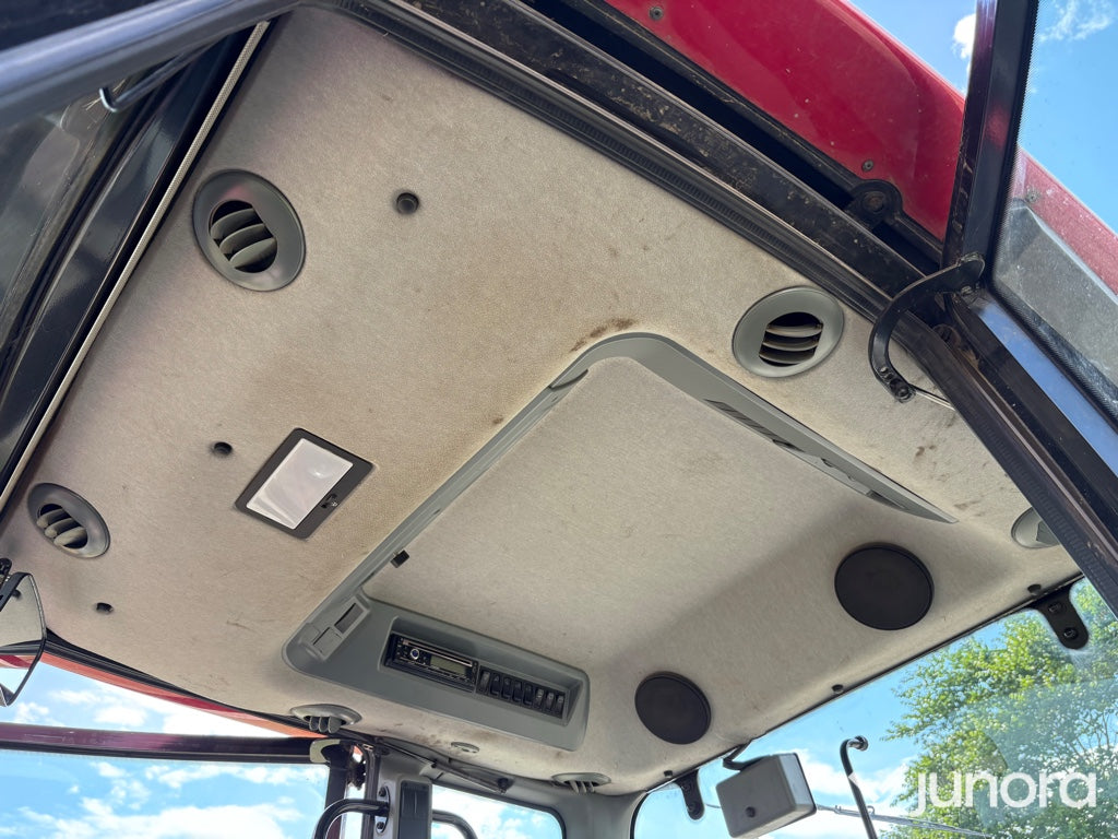 Traktor Valtra N111E Hitech