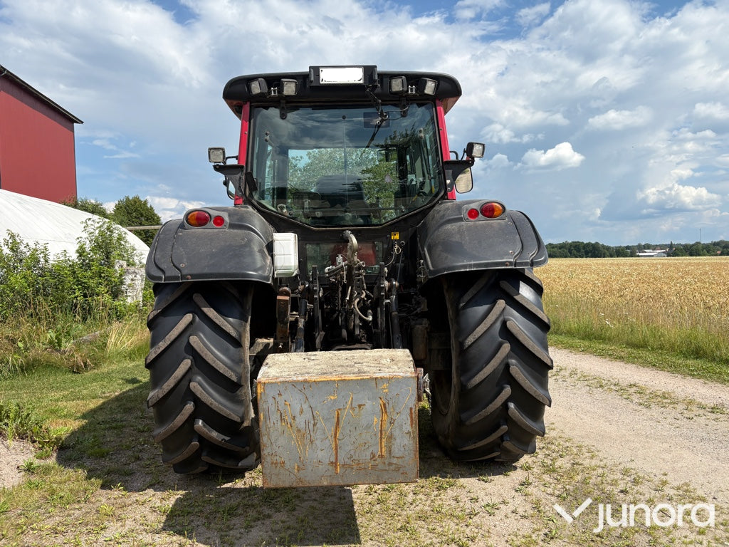 Traktor Valtra N111E Hitech