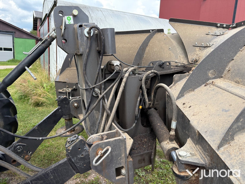 Traktor Valtra N111E Hitech