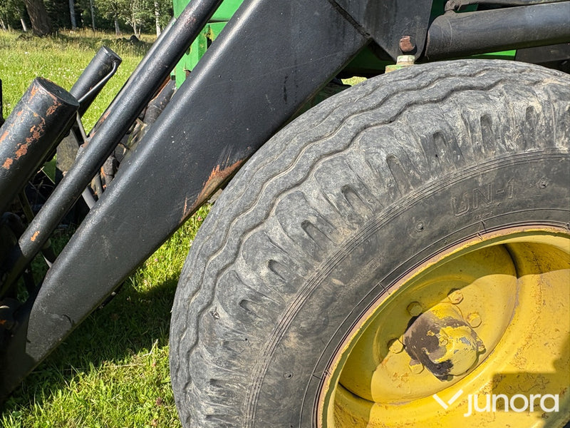 John Deere 3120 Servo med Kellve lastare