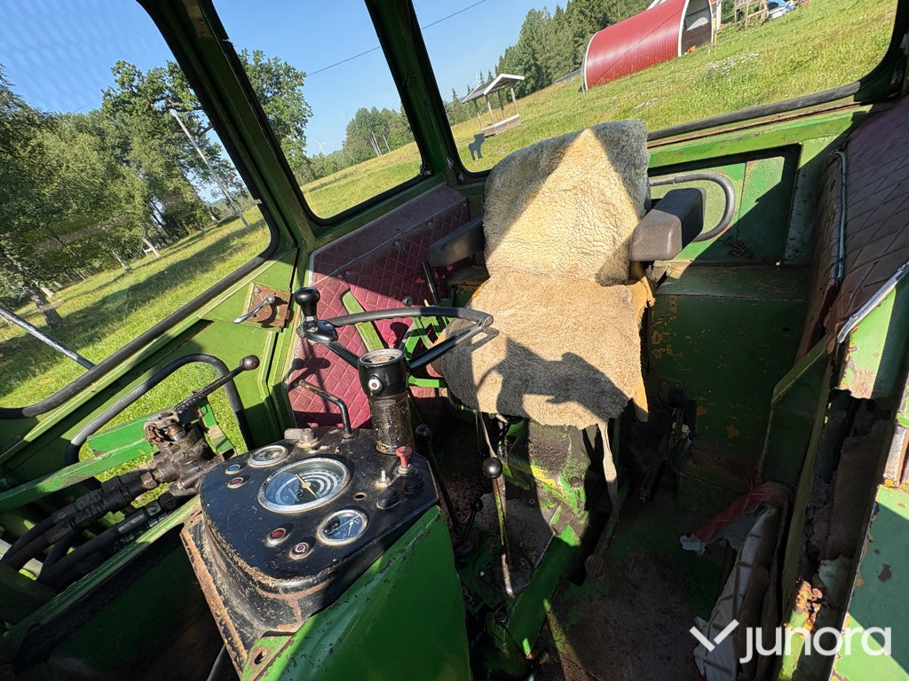 John Deere 3120 Servo med Kellve lastare