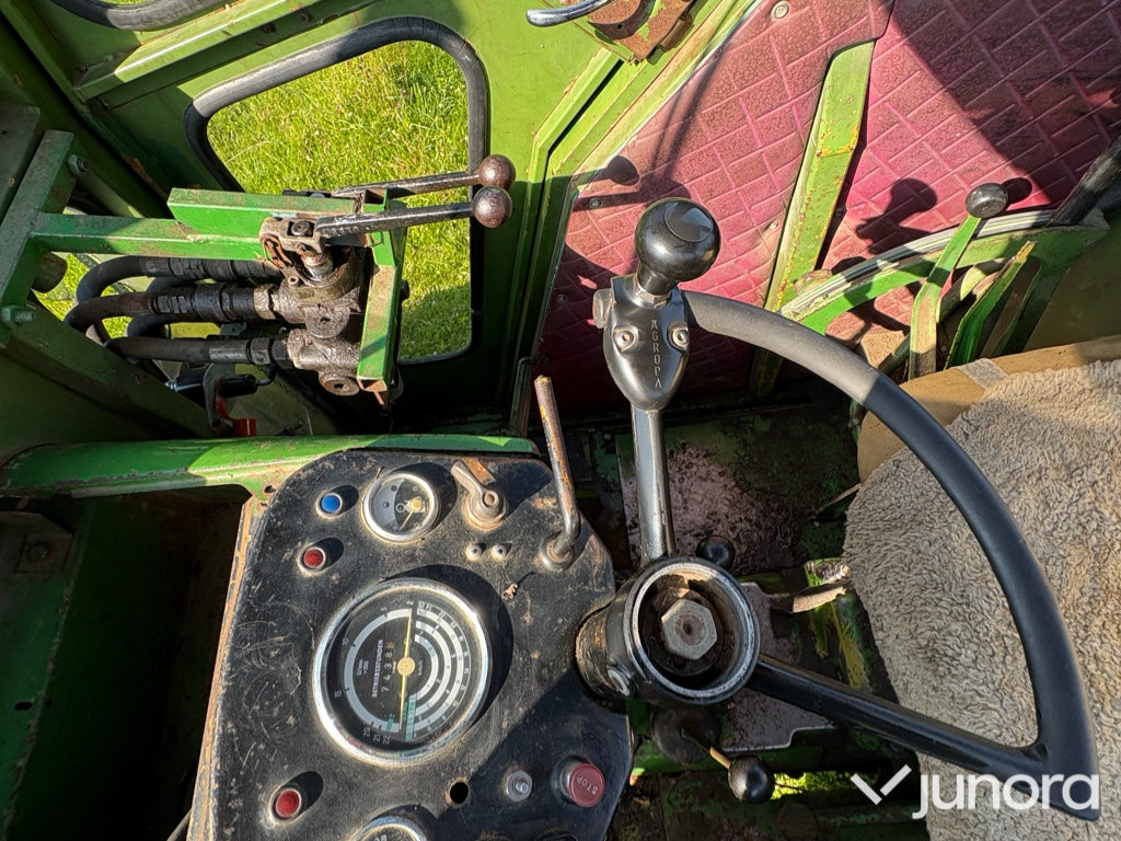 John Deere 3120 Servo med Kellve lastare