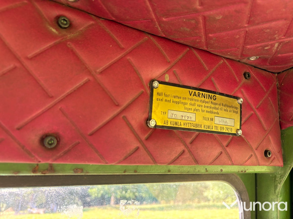 John Deere 3120 Servo med Kellve lastare