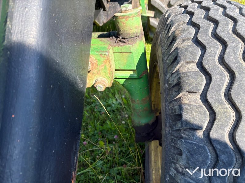 John Deere 3120 Servo med Kellve lastare