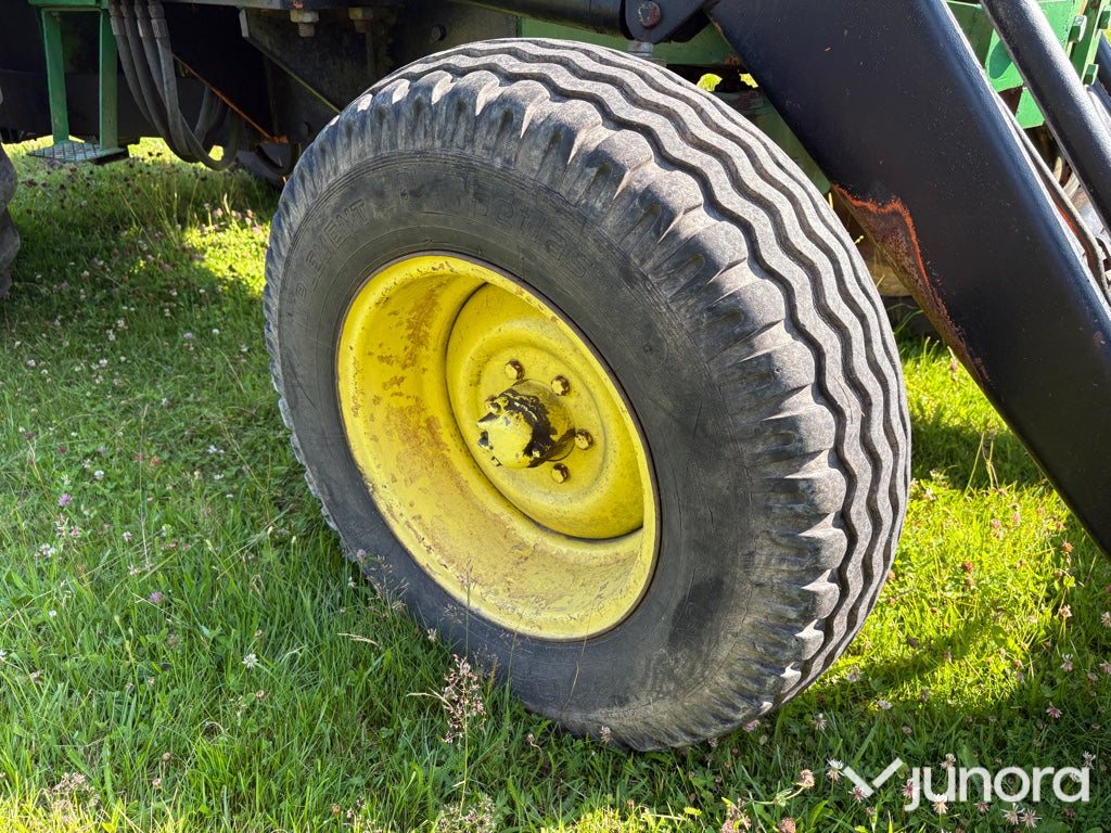 John Deere 3120 Servo med Kellve lastare