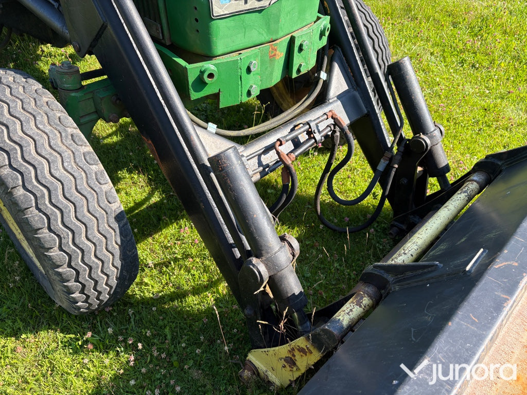 John Deere 3120 Servo med Kellve lastare