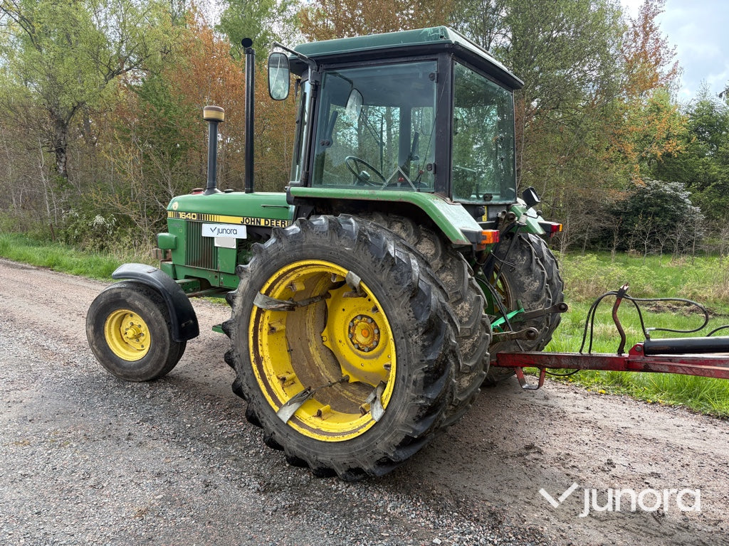 Traktor - John Deere, 1640