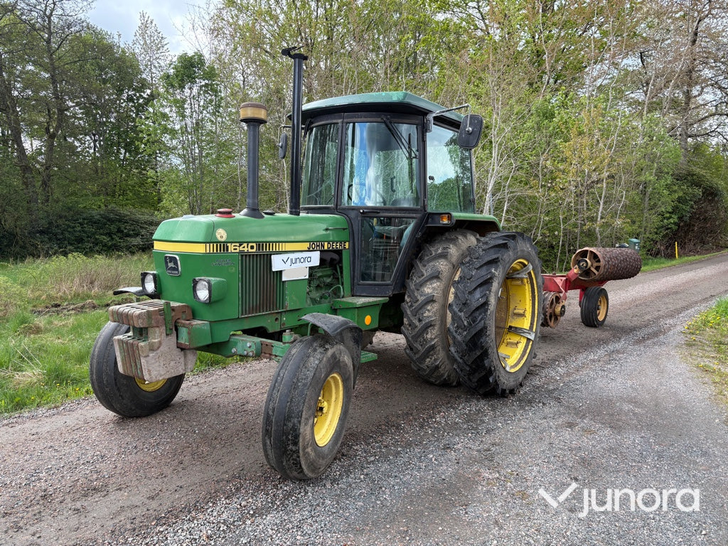 Traktor - John Deere, 1640