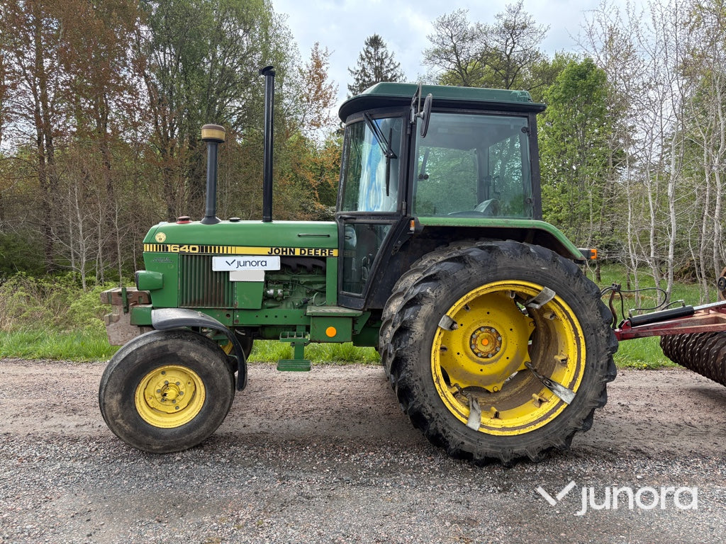 Traktor - John Deere, 1640