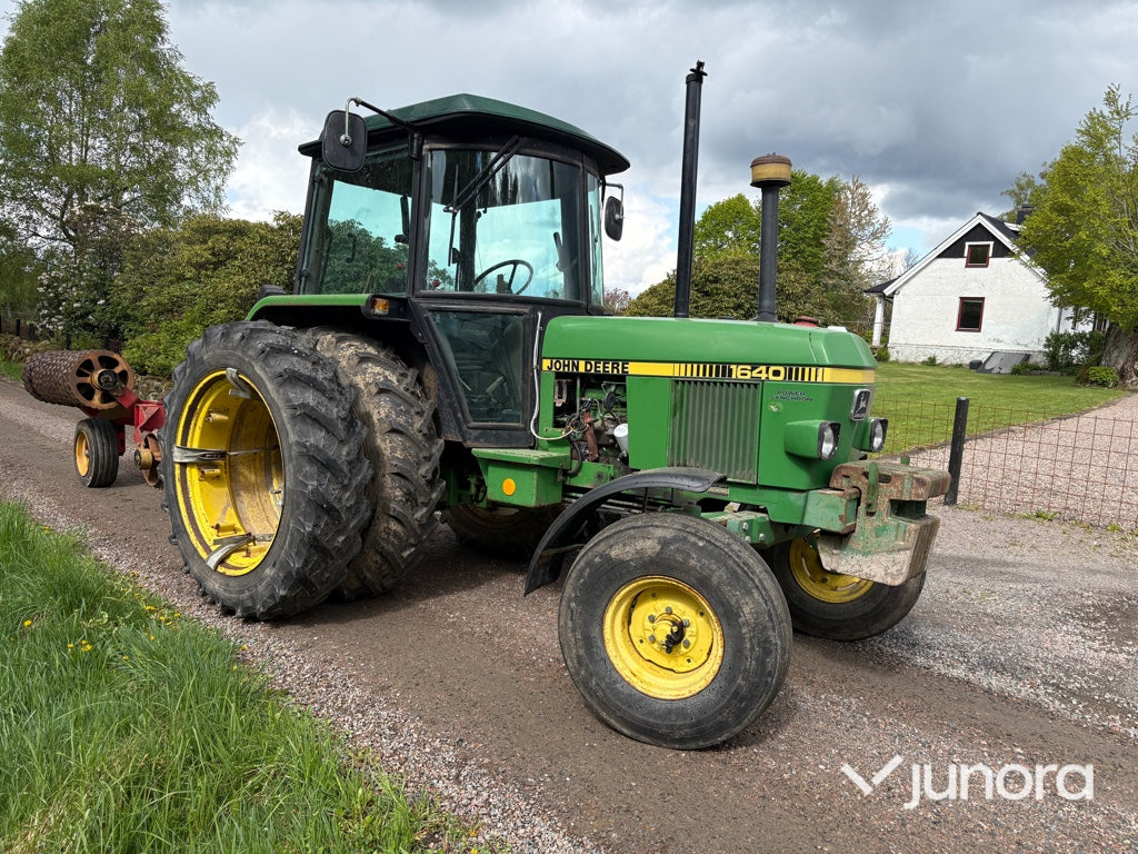 Traktor - John Deere, 1640