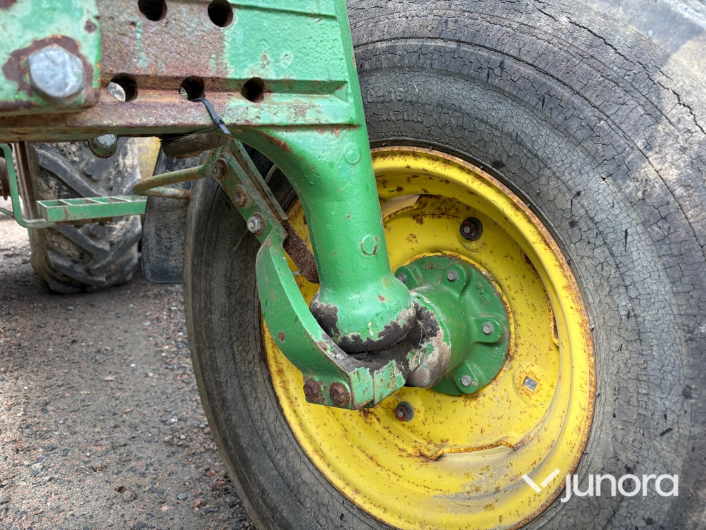 Traktor - John Deere, 1640