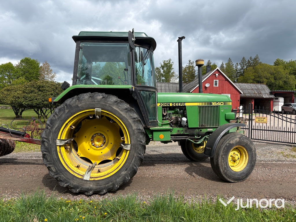 Traktor - John Deere, 1640