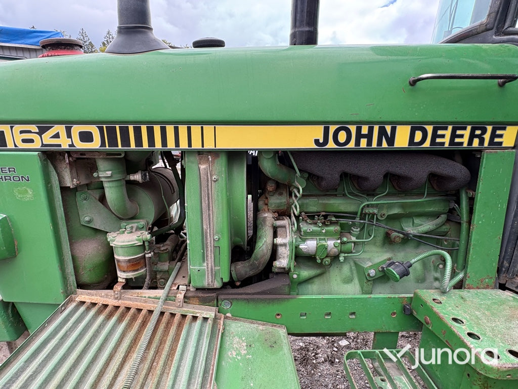Traktor - John Deere, 1640