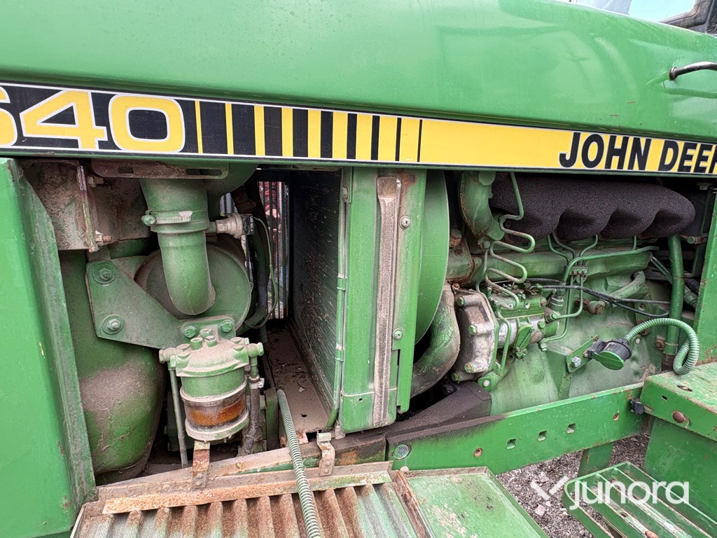 Traktor - John Deere, 1640