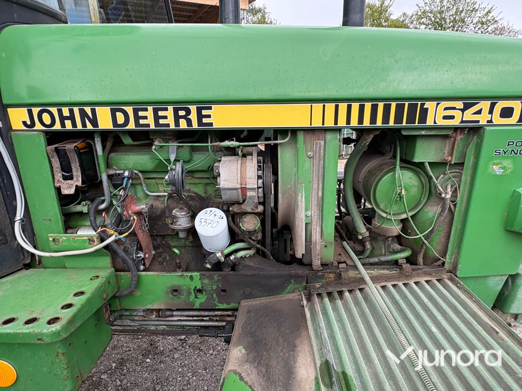 Traktor - John Deere, 1640