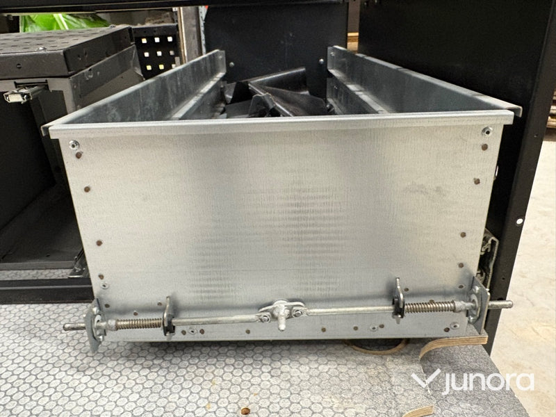 Fordonsinredning – Loyds Smartfloor för VW Caddy