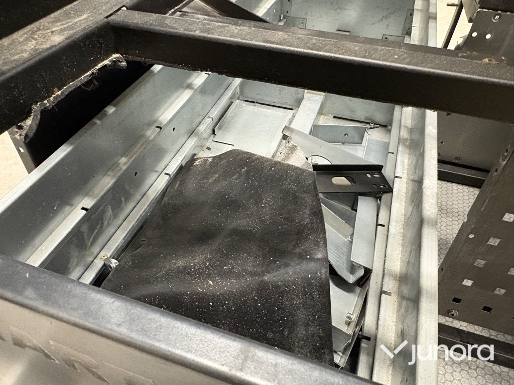 Fordonsinredning – Loyds Smartfloor för VW Caddy