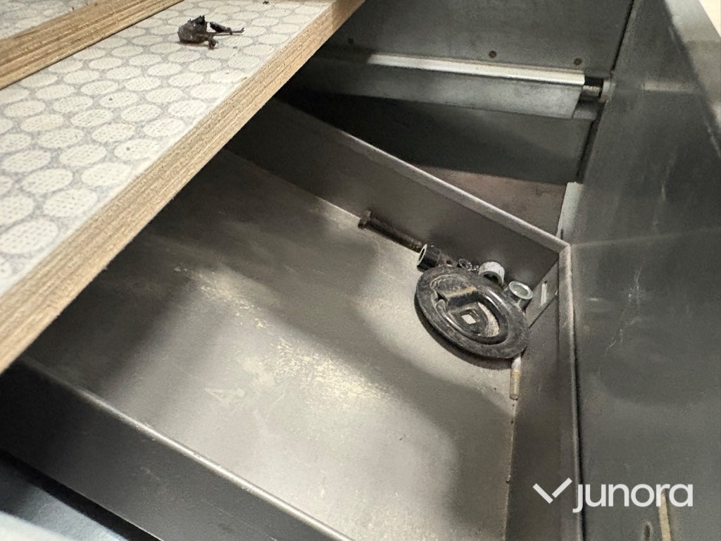 Fordonsinredning – Loyds Smartfloor för VW Caddy
