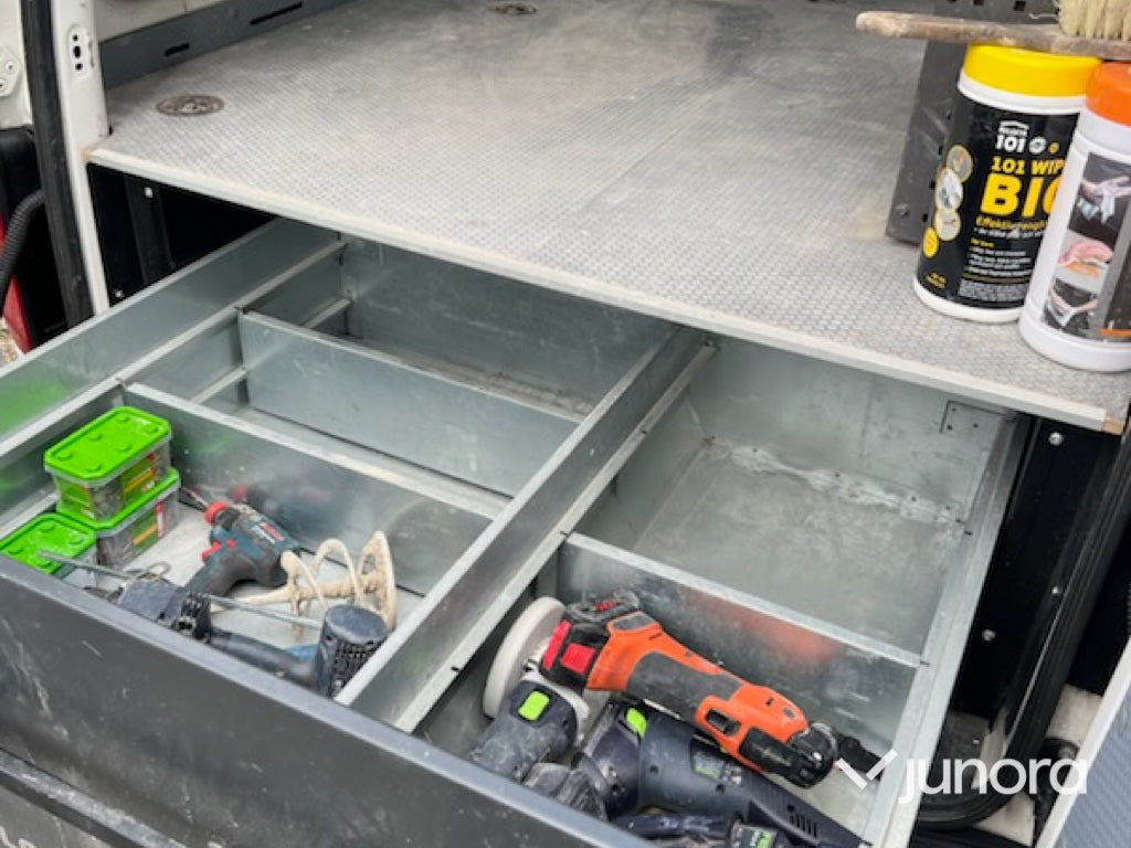 Fordonsinredning – Loyds Smartfloor för VW Caddy
