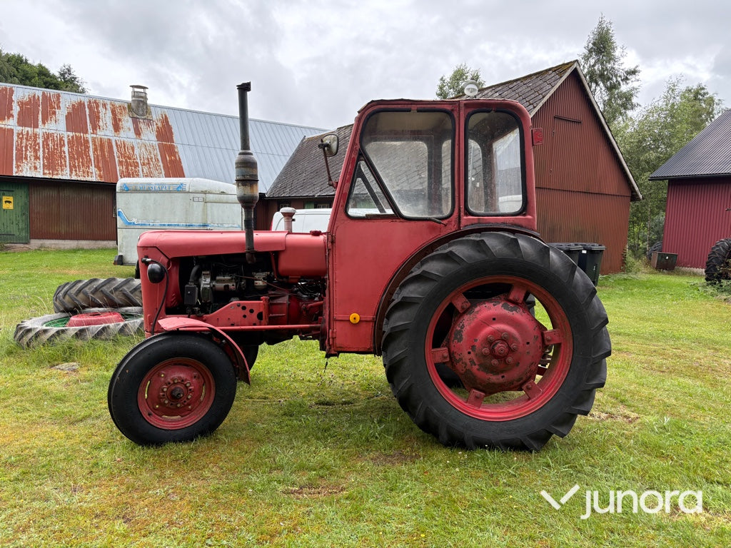 Traktor - BM Volvo Buster 320