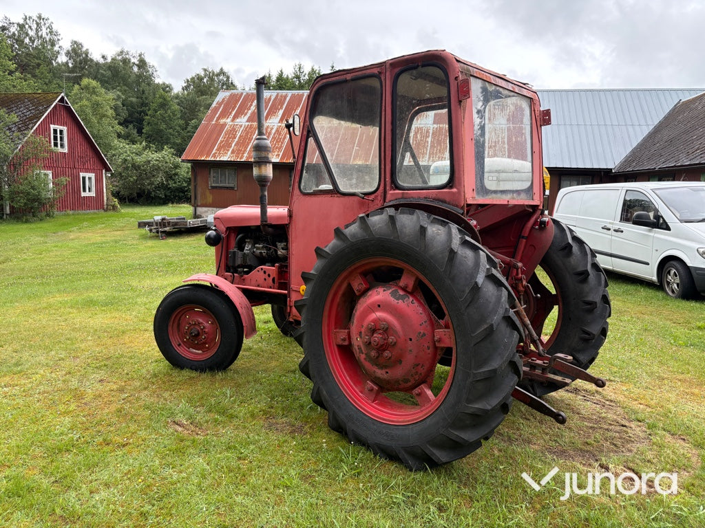 Traktor - BM Volvo Buster 320