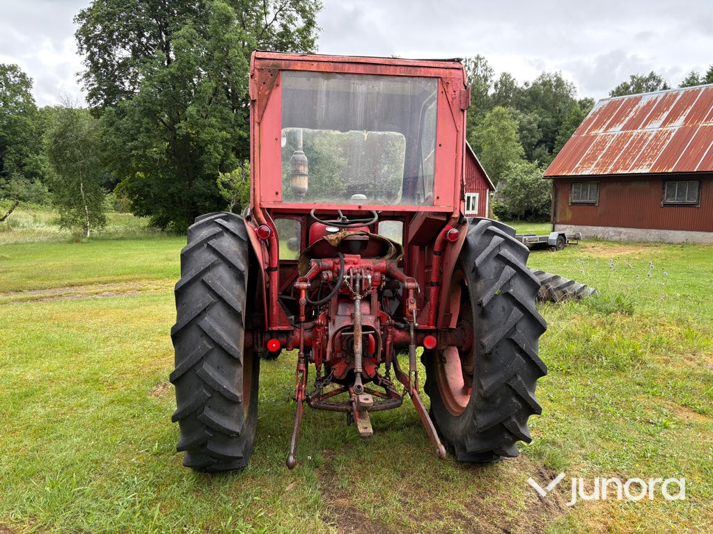 Traktor - BM Volvo Buster 320