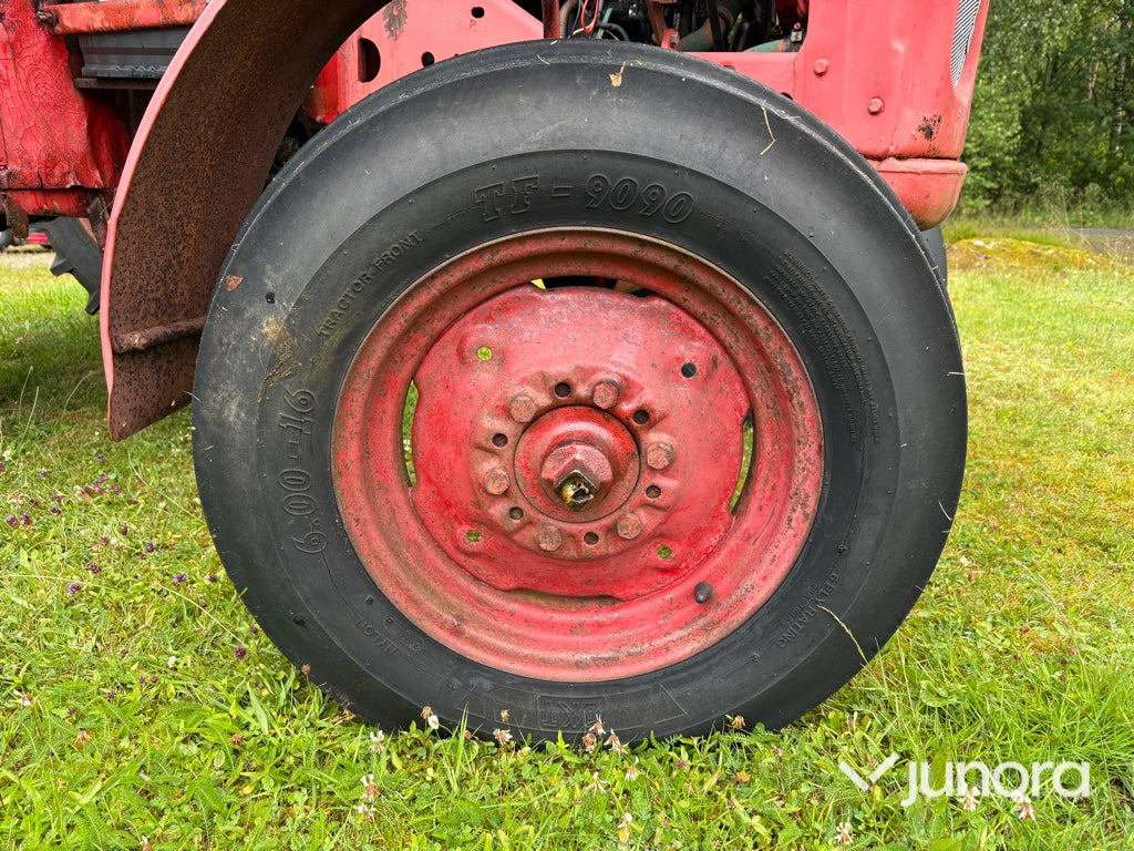 Traktor - BM Volvo Buster 320