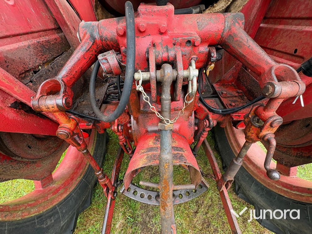 Traktor - BM Volvo Buster 320