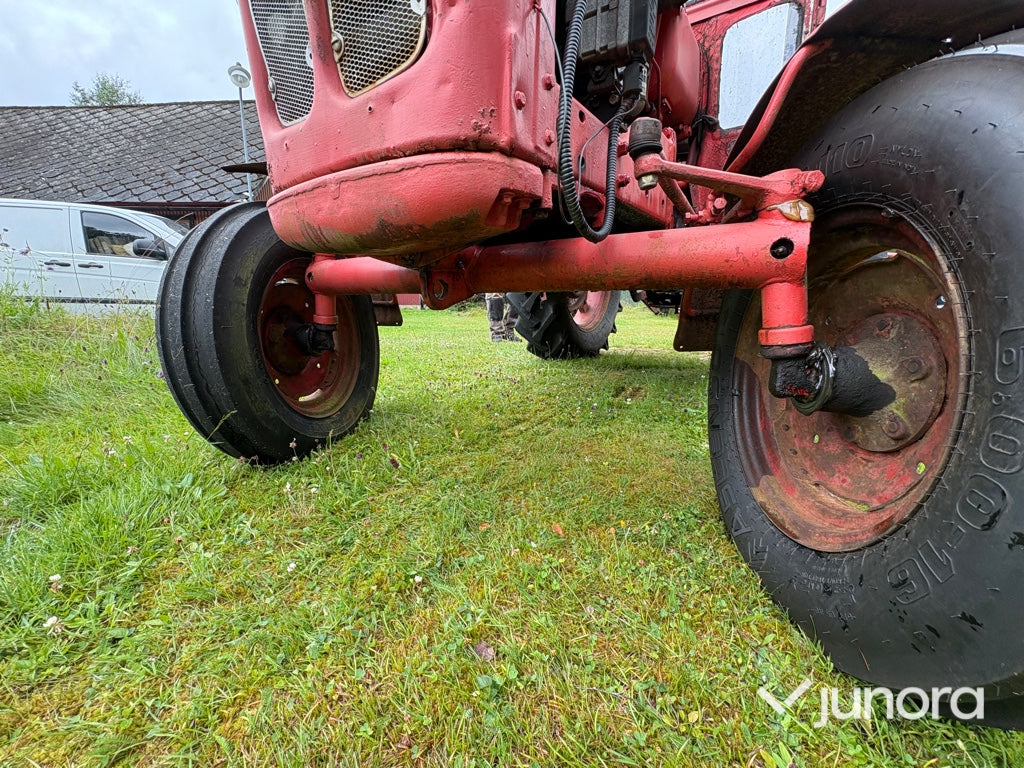 Traktor - BM Volvo Buster 320
